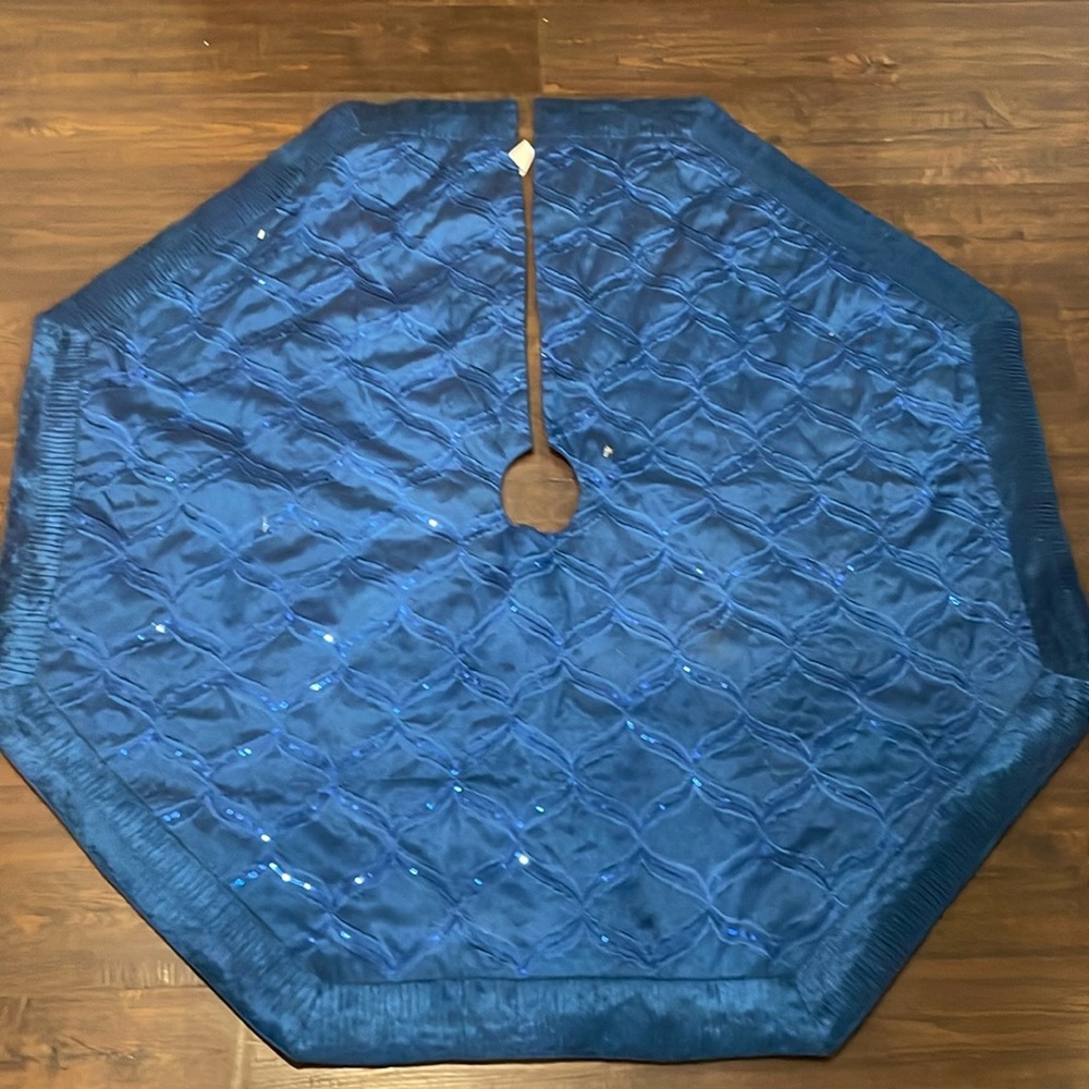 3 Tree Skirts Blue
